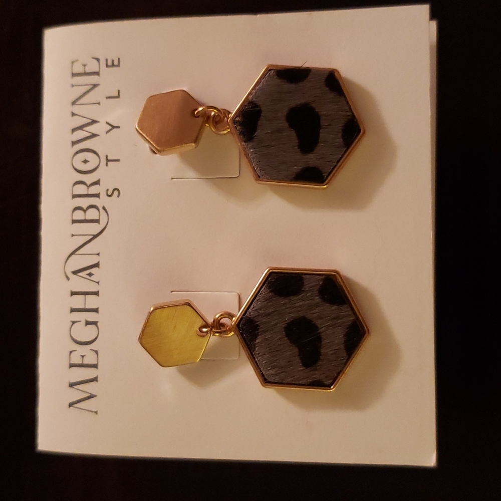 NWOT Meghan Browne Style Gray/Black leopard earrings